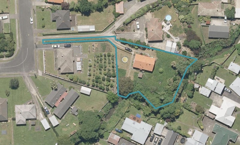 11 Matarawa Street, Whanganui East, Whanganui - Carousel 1