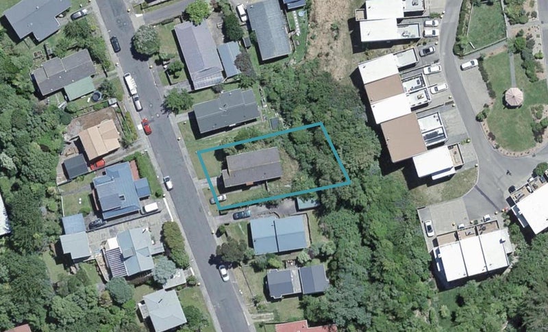 51 Hazlewood Avenue, Karori, Wellington - Carousel 1