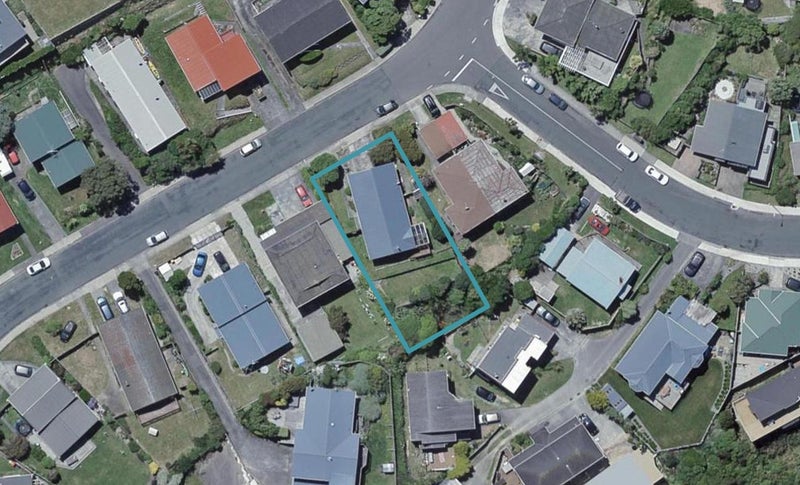 38 Somes Crescent, Newlands, Wellington - Carousel 1