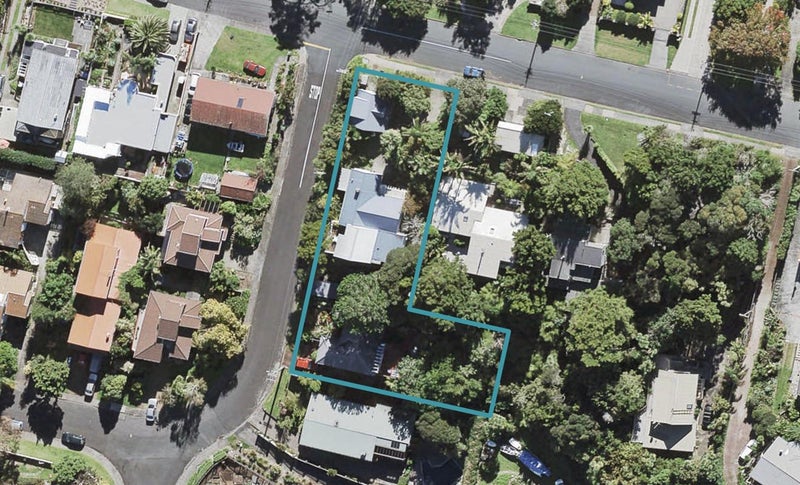 1/114 Island Bay Road, Beach Haven, Auckland - Carousel 1