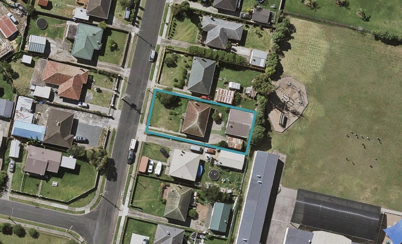 15 Tyrone Street, Otara, Auckland - Carousel 1