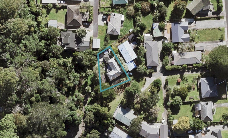17 John Bracken Way, Beach Haven, Auckland - Carousel 1