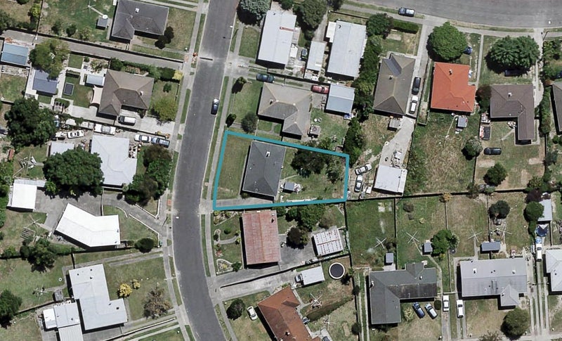 32 Neal Crescent, Onekawa, Napier - Carousel 1