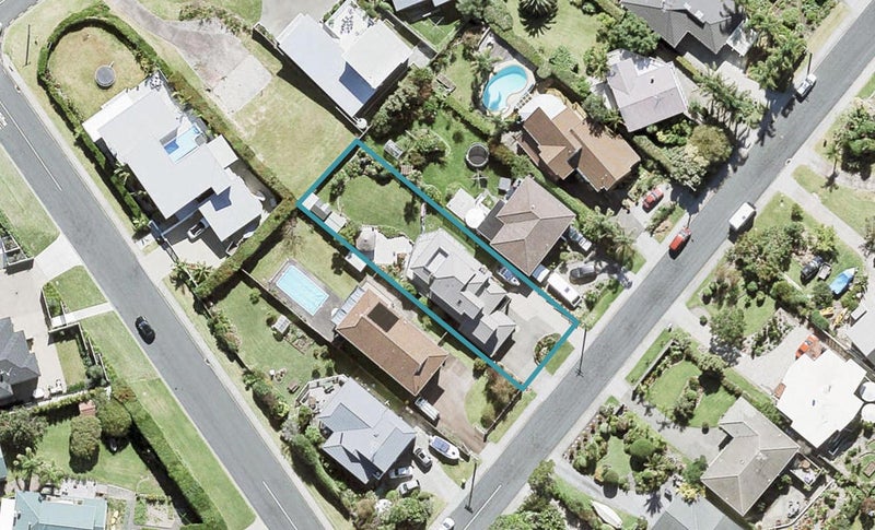 6 De Luen Avenue, Tindalls Beach, Whangaparaoa - Carousel 1