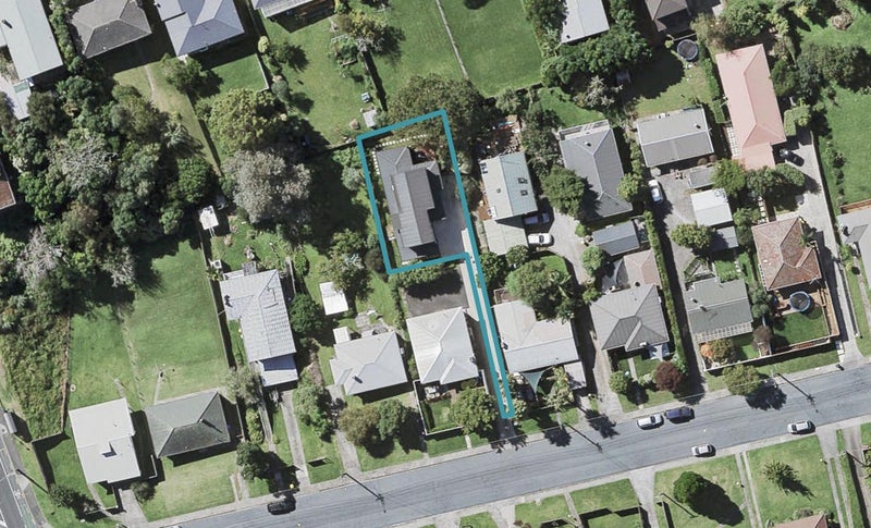 8A Montgomery Avenue, Belmont, Auckland - Carousel 1