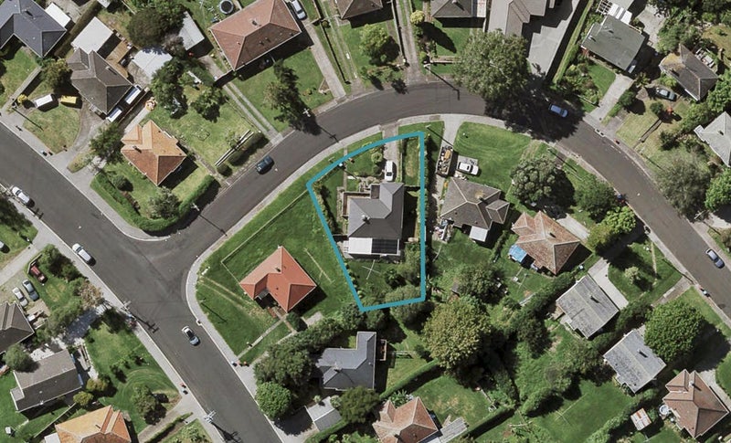 2 Oran Road, Panmure, Auckland - Carousel 1