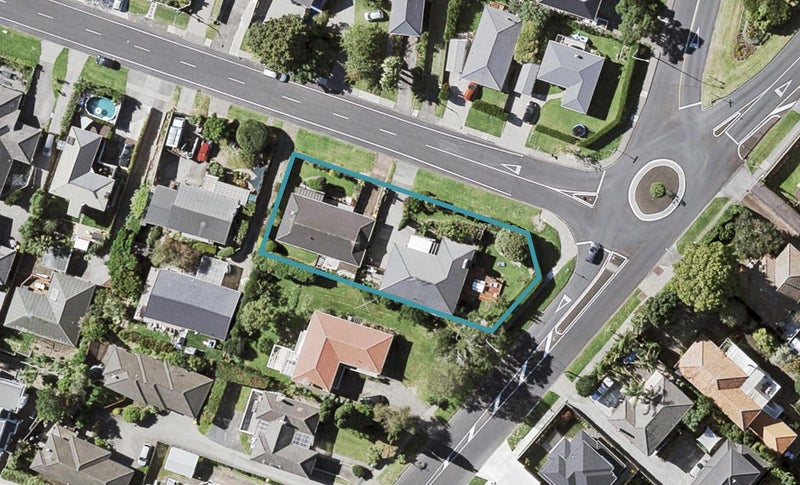 /2/161 Cook ST, Howick, Auckland - Carousel 1