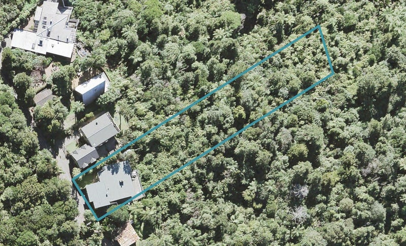 7 Brabant Road, Waiatarua, Auckland - Carousel 1