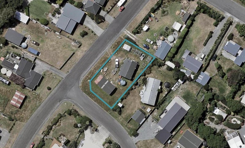 42 Gawler Street, Te Horo Beach - Carousel 1