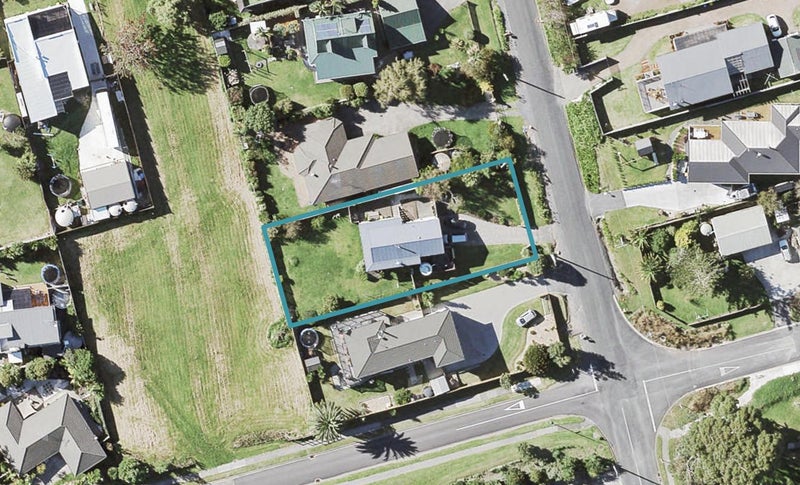 23 Cherrie Road, Beachlands, Auckland - Carousel 1