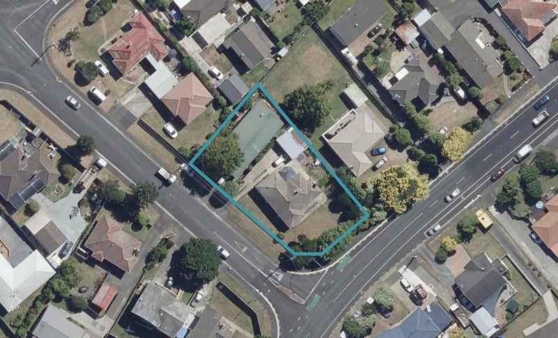 30 Forest Lake Road, Forest Lake, Hamilton - Carousel 1