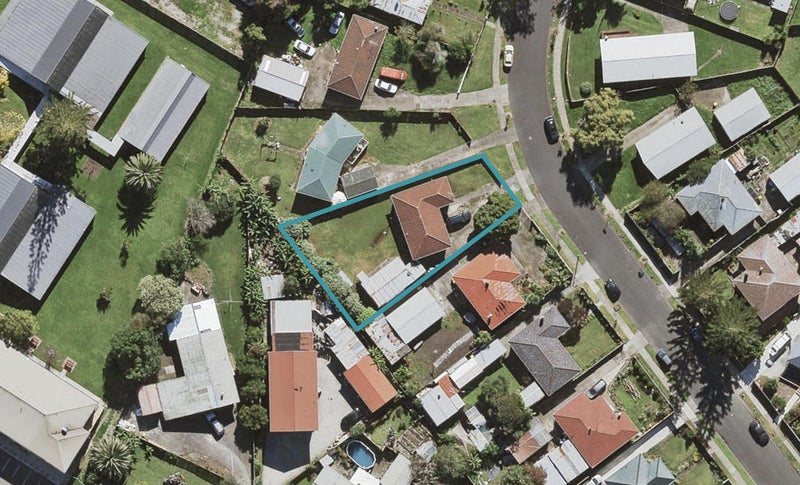 16 Convair Crescent, Mangere, Auckland - Carousel 1