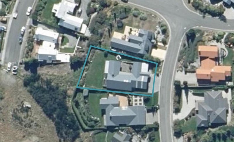 4 Garland Terrace, Kelvin Heights, Queenstown - Carousel 1