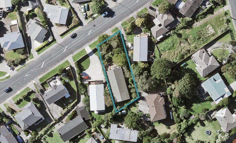 9 Gills Road, Bucklands Beach, Auckland - Carousel 1