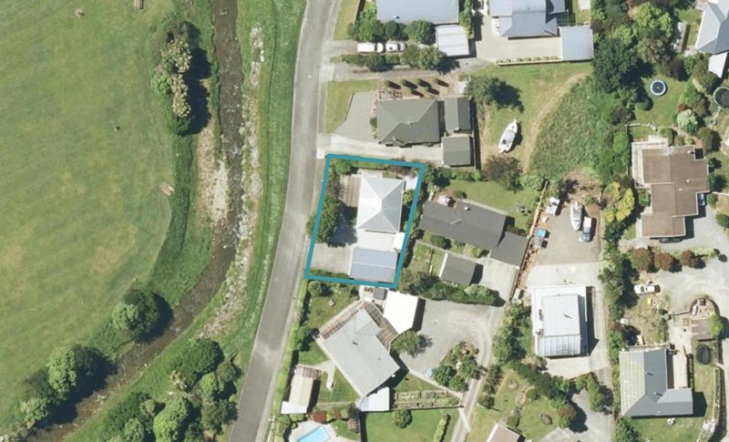 7 Captains Close, Waikawa, Picton - Carousel 1