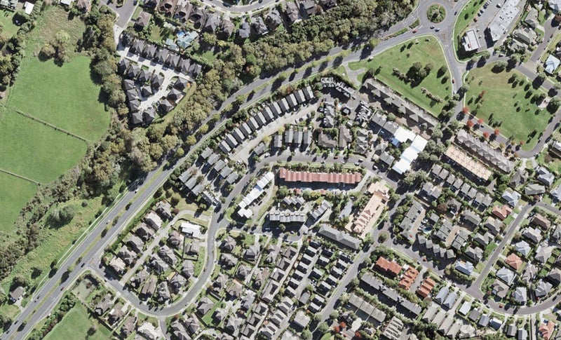 3/7 John Jennings Drive, Oteha, Auckland - Carousel 1