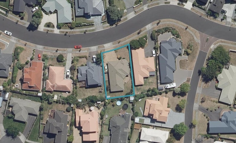 42 Keswick Crescent, Huntington, Hamilton - Carousel 1