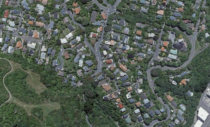 2 Sefton Street, Wadestown, Wellington - Carousel 1