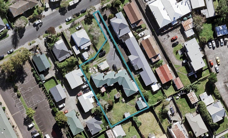 2/8 Elm Street, Avondale, Auckland - Carousel 1