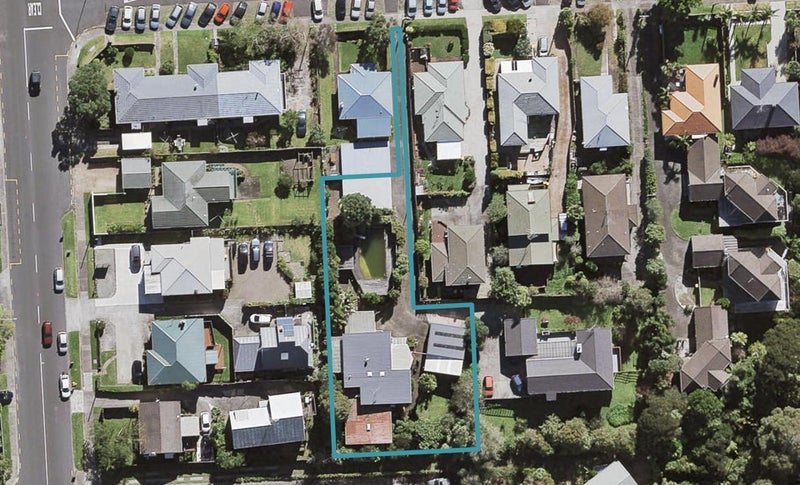 1A Waratah Street, Birkenhead, Auckland - Carousel 1