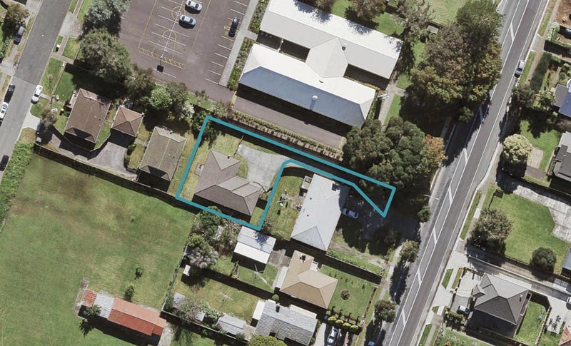 51A Mckenzie Road, Mangere Bridge, Auckland - Carousel 1