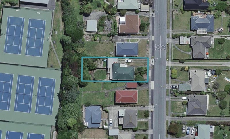 20 Taylor Terrace, Tawa, Wellington - Carousel 1
