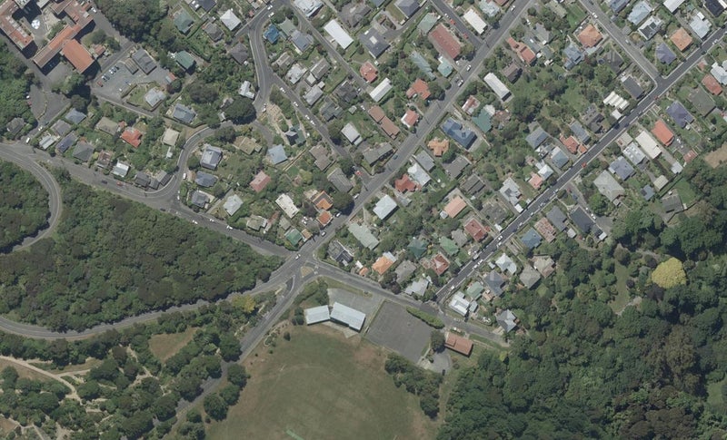 8 Signal Hill Road, Opoho, Dunedin - Carousel 1