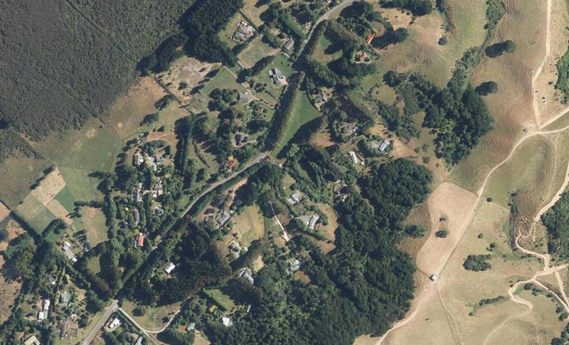 6 Janet Frame Way, Whitemans Valley, Upper Hutt - Carousel 1