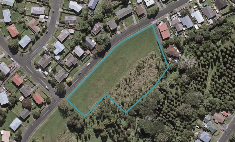 81 Pembroke Street, Westown, New Plymouth - Carousel 1