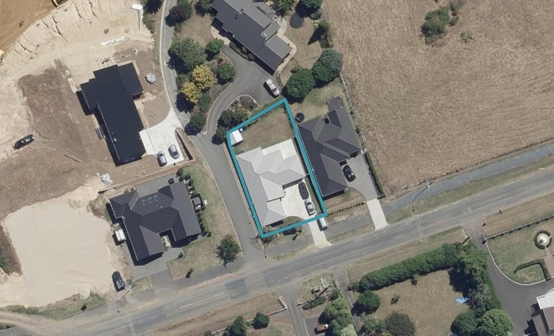 220 Baverstock Road, Grandview Heights, Hamilton - Carousel 1
