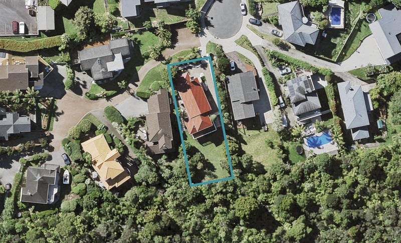 28 Asbury Crescent, Campbells Bay, Auckland - Carousel 1