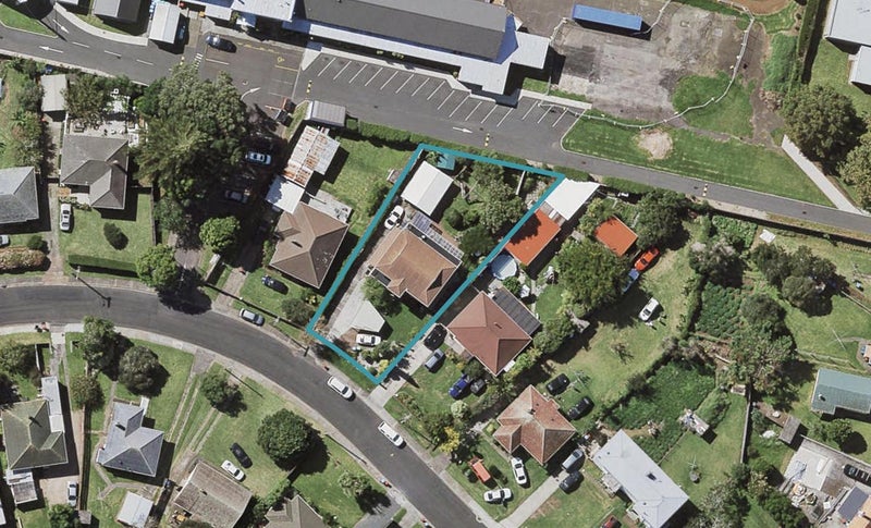 15 Alamein Road, Panmure, Auckland - Carousel 1