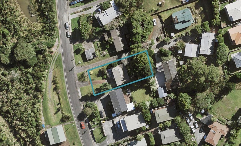 27 Rangeview Road, Sunnyvale, Auckland - Carousel 1