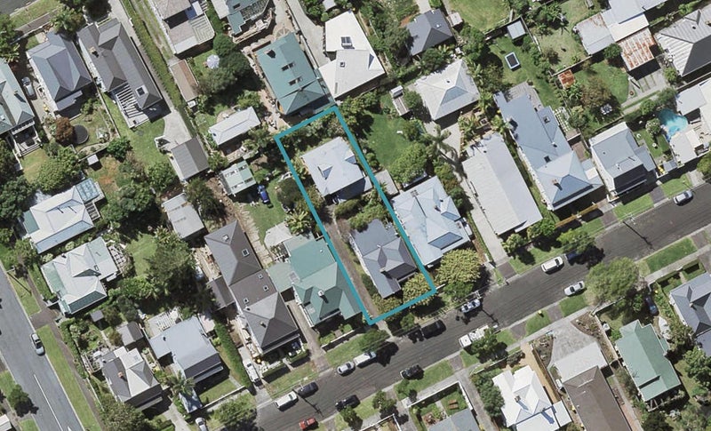 1/10 Patuone Avenue, Devonport, Auckland - Carousel 1