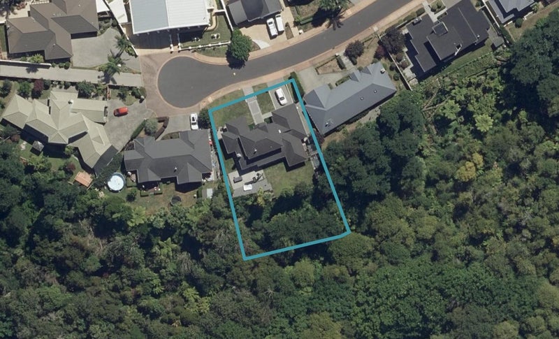 13 Te Puroa Place, Huntington, Hamilton - Carousel 1
