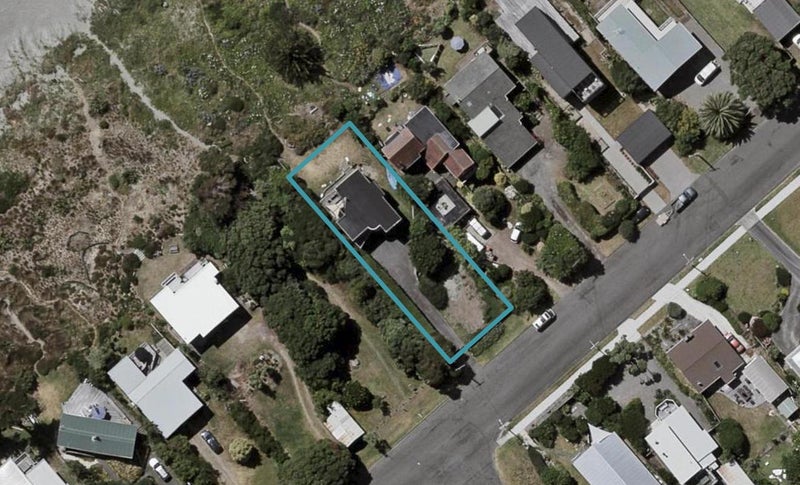 13 Tutere Street, Waikanae Beach, Waikanae - Carousel 1