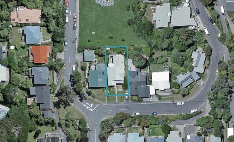 104 Creswick Terrace, Northland, Wellington - Carousel 1