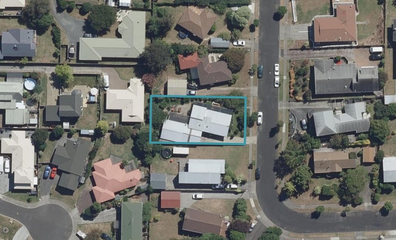 49 Gilbass Avenue, Hamilton Lake, Hamilton - Carousel 1