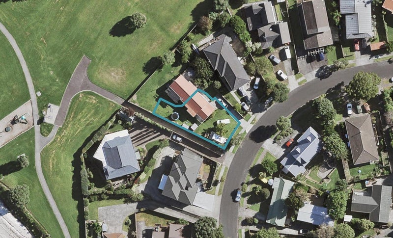 15A St Annes Crescent, Wattle Downs, Auckland - Carousel 1