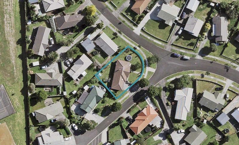1 Colt Place, Randwick Park, Auckland - Carousel 1