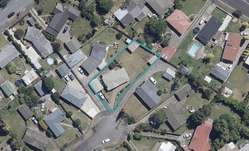 17 Pryce Place, Silverdale, Hamilton - Carousel 1