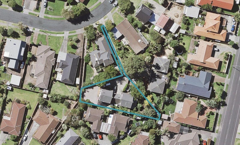 2/22 Cornelian Crescent, Half Moon Bay, Auckland - Carousel 1
