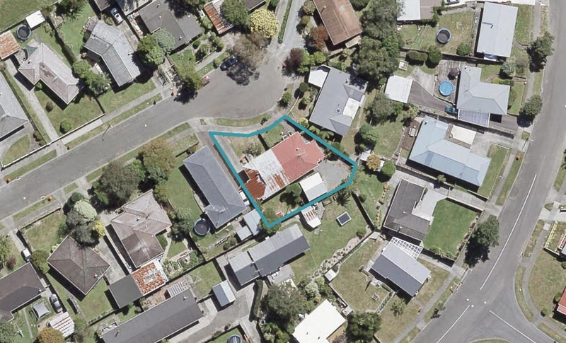 2/16 INDIANA GR, TOTARA PARK, UPPER HUTT - Carousel 1