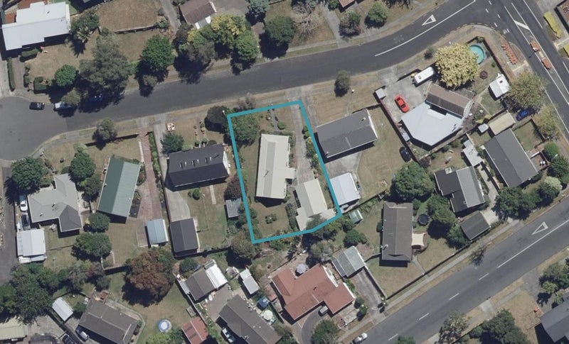 5 Nikau Place, Pukete, Hamilton - Carousel 1