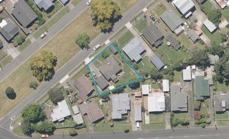 4 Burton Avenue, Whanganui East, Whanganui - Carousel 1