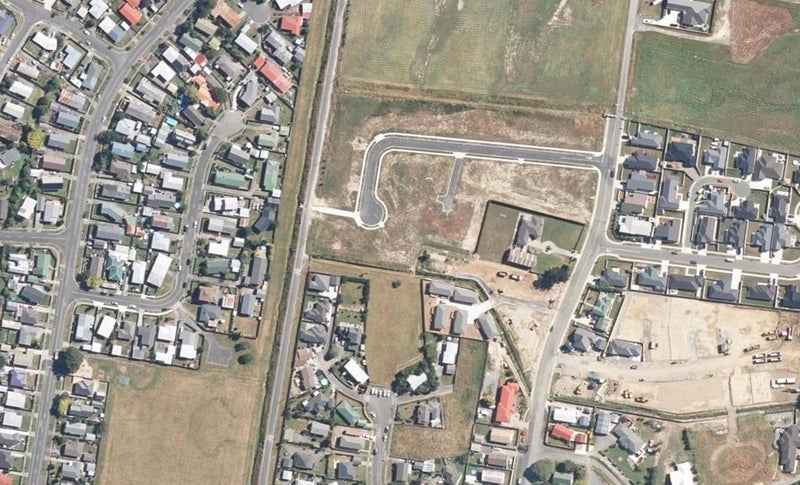 21 Te Ara o Toroa, Wainuiomata, Lower Hutt - Carousel 1