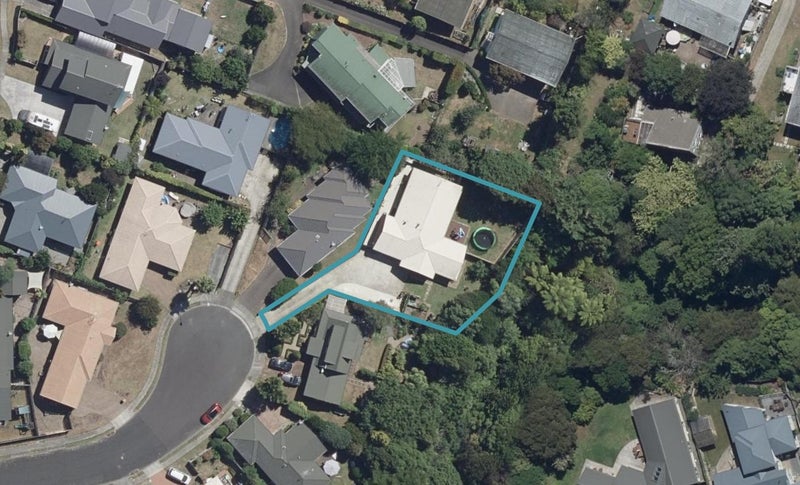 61A Sunnyhills Avenue, Glenview, Hamilton - Carousel 1