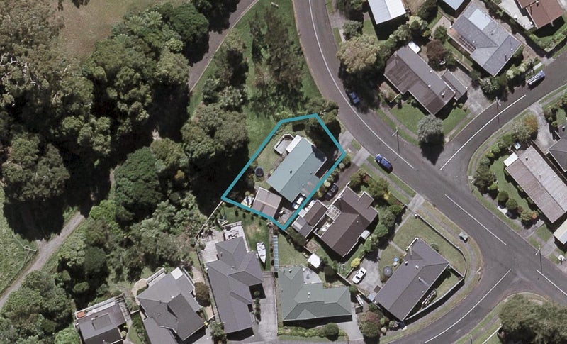 20 Roto Street, Westown, New Plymouth - Carousel 1