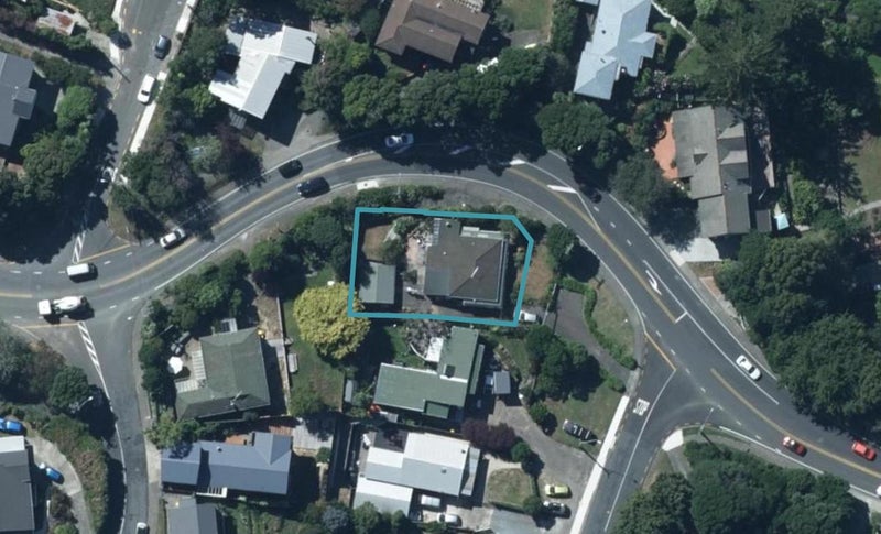 2 Oak Avenue, Paremata, Porirua - Carousel 1