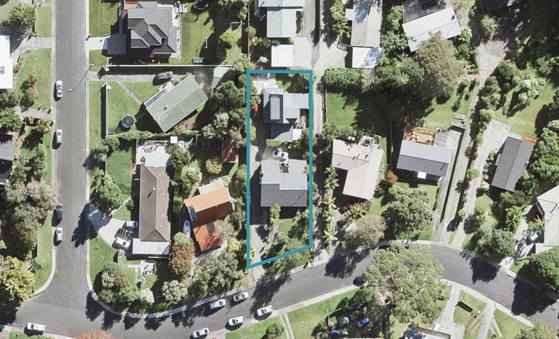 2/25 Holt Avenue, Torbay, Auckland - Carousel 1